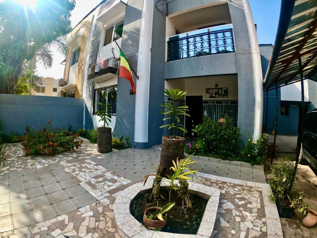 Ker Adja Apartment Ziguinchor Bagian luar foto