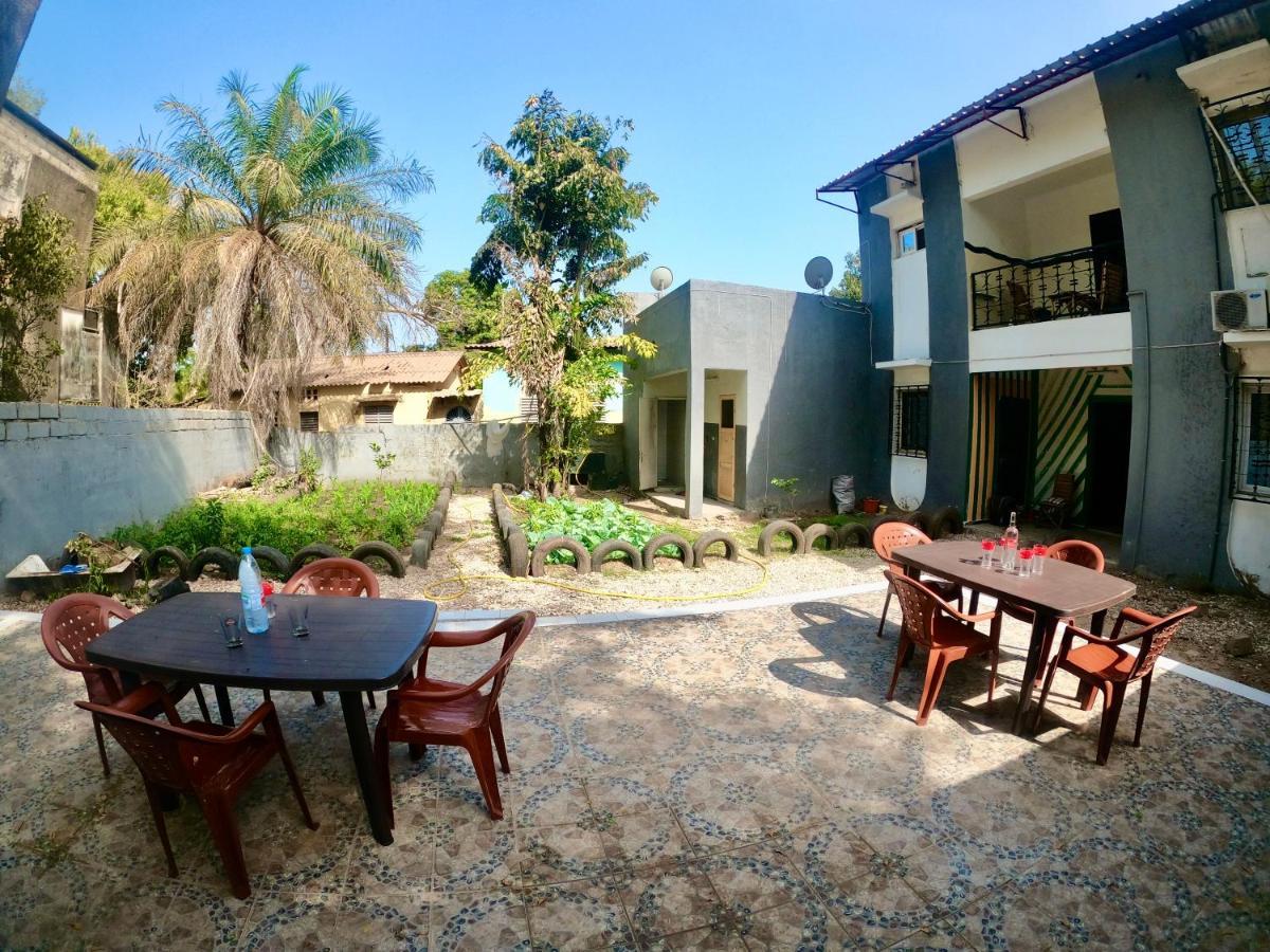 Ker Adja Apartment Ziguinchor Bagian luar foto