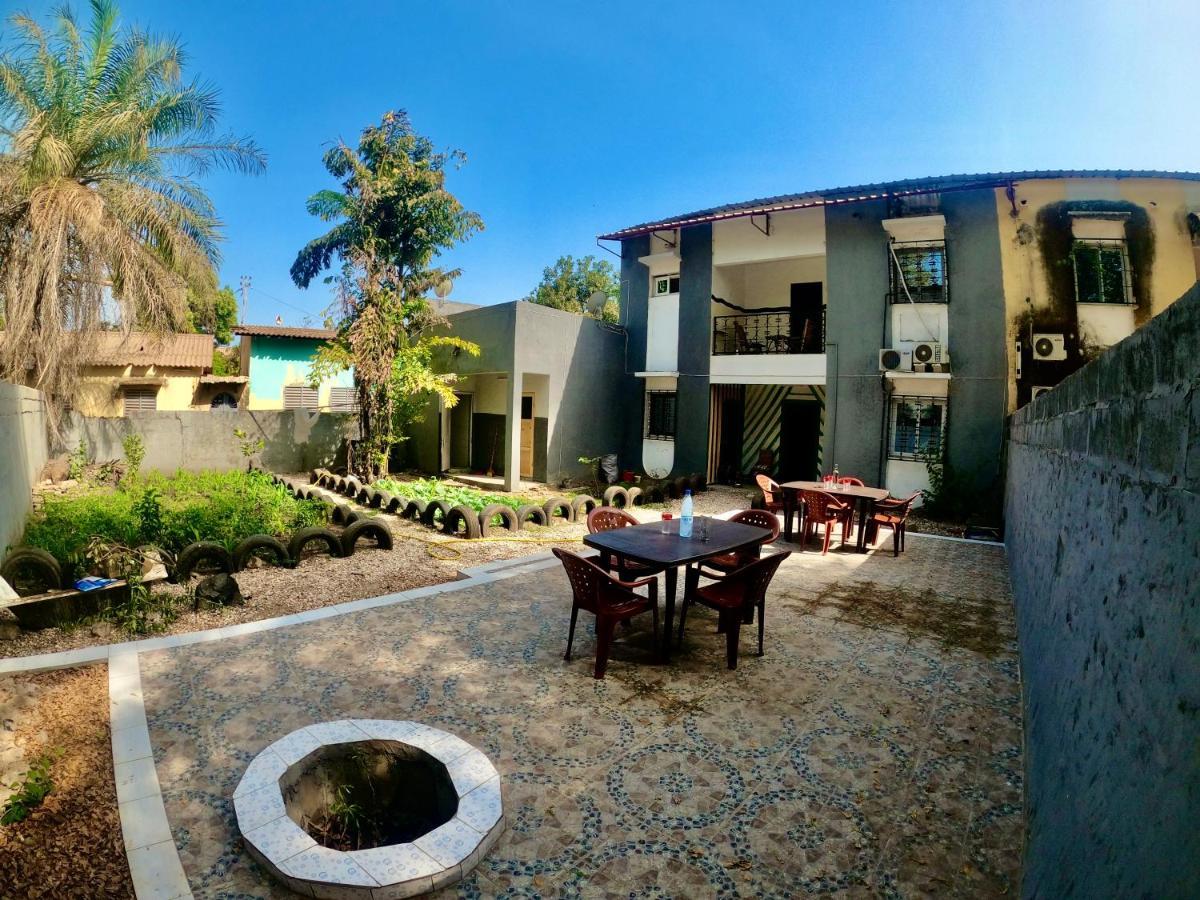 Ker Adja Apartment Ziguinchor Bagian luar foto