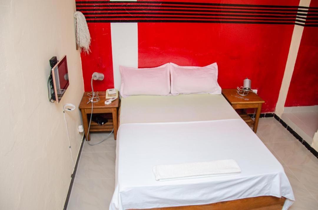 Ker Adja Apartment Ziguinchor Bagian luar foto